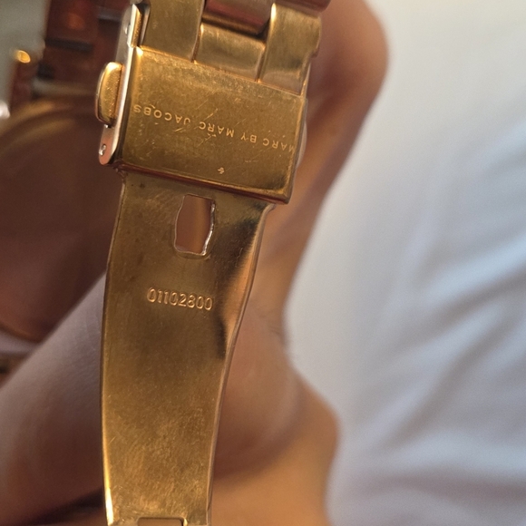 Marc By Marc Jacobs MBM3247 Rose Gold Women's Watch - Picture 5 of 8